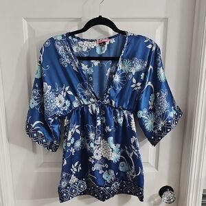 NWT Max Rave Floral Print V-Neck Blouse